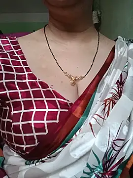 Snapshot of Rosy-B chatting on May 18, 12:07 am Rosy-B online show from May 18, 12:07 am