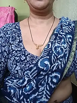Snapshot of Rosy-B chatting on May 19, 9:48 am Rosy-B online show from May 19, 9:48 am