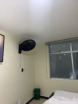 Valentinabaker online show from January 18, 1:37 pm