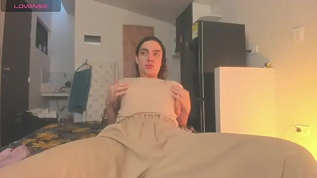 mariiahneedles online show from June 26, 11:20 pm