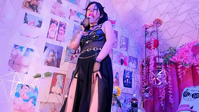 Alicebenett online show from October 7, 9:12 pm