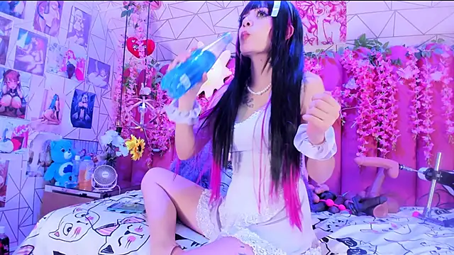 Alicebenett online show from February 22, 10:41 pm