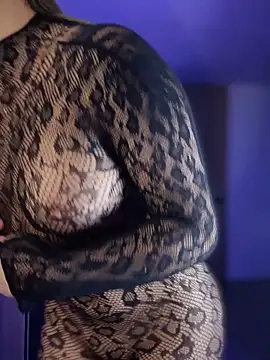 SaraFerreira online show from December 3, 1:35 am