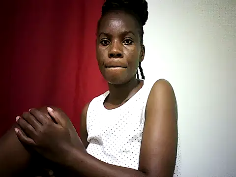 Snapshot of Pierra77 chatting on May 13, 7:50 am Pierra77 online show from May 13, 7:50 am