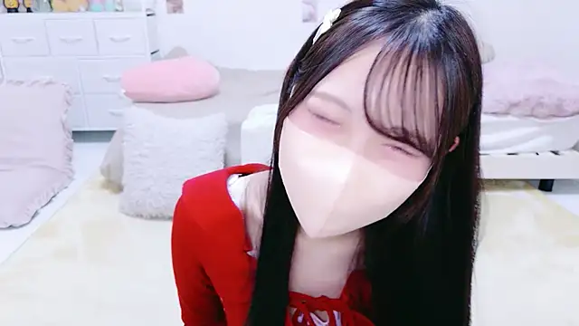 Snapshot of Suzu_ch_xx chatting on June 13, 1:31 pm Suzu ch xx online show from June 13, 1:31 pm