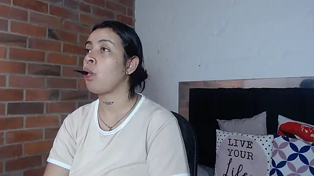 salome  hills1 online show from November 25, 1:55 pm