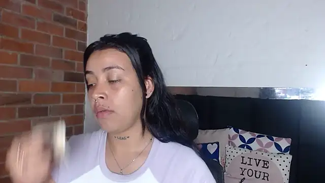 Snapshot of salome__hills1 chatting on June 11, 12:32 am salome hills1 online show from June 11, 12:32 am