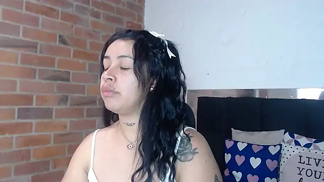 Snapshot of salome__hills1 chatting on July 15, 4:56 pm salome hills1 online show from July 15, 4:56 pm