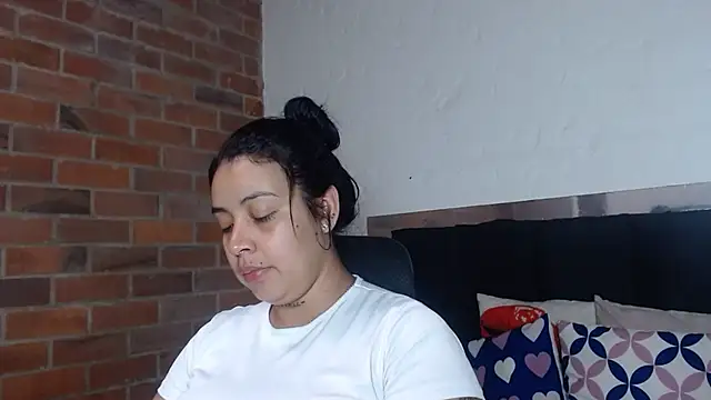 Snapshot of salome__hills1 chatting on July 30, 8:19 pm salome hills1 online show from July 30, 8:19 pm
