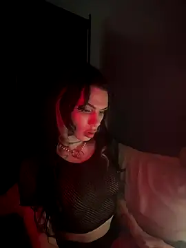 Snapshot of LinnWy69 chatting on December 20, 7:26 am LinnWy69 online show from December 20, 7:26 am