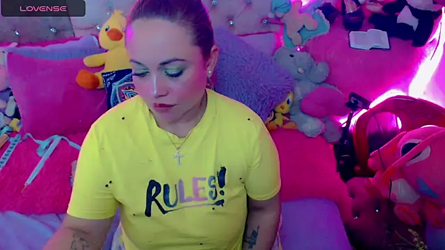 Snapshot of martina_bk chatting on March 15, 4:02 am martina bk online show from March 15, 4:02 am