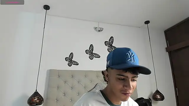 dikey 62 online show from December 5, 8:11 pm