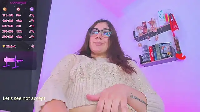 Snapshot of isarhodes_ chatting on December 16, 11:07 pm isarhodes  online show from December 16, 11:07 pm