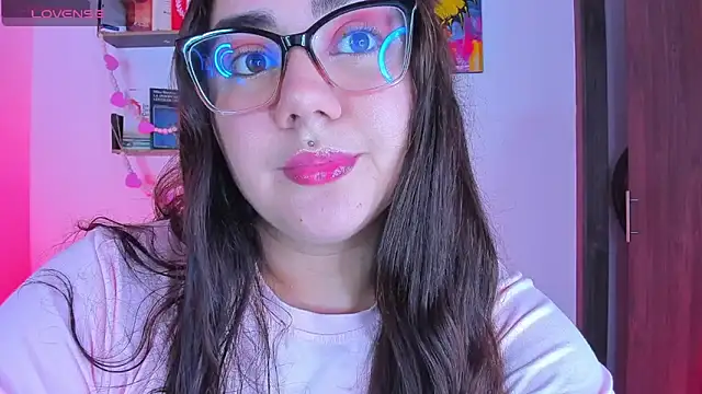 Snapshot of isarhodes_ chatting on January 28, 10:23 pm isarhodes  online show from January 28, 10:23 pm