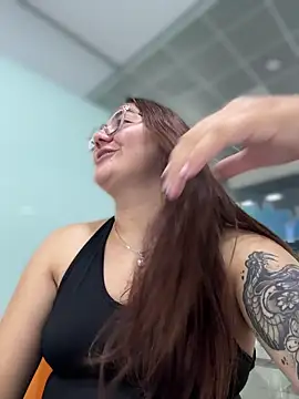 Snapshot of isarhodes_ chatting on October 27, 3:49 pm isarhodes  online show from October 27, 3:49 pm