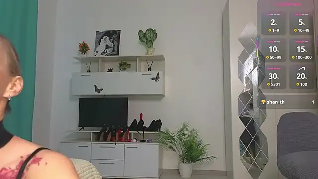 Snapshot of Molliblum chatting on June 3, 2:19 pm Molliblum online show from June 3, 2:19 pm