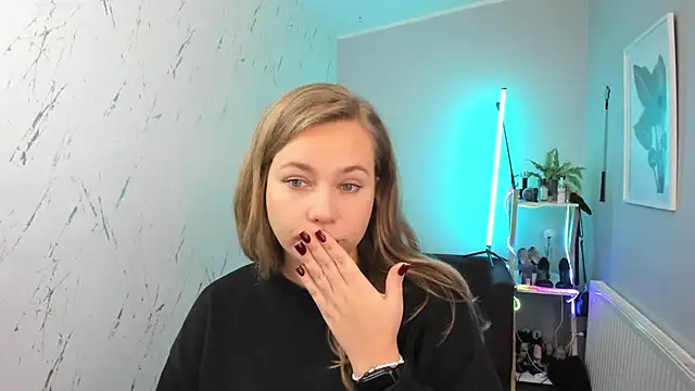 holly xglam online show from October 6, 4:59 pm