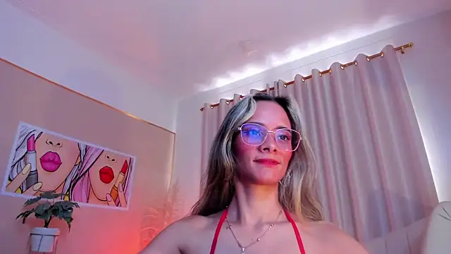 SkiinnyAna online show from February 2, 7:25 pm