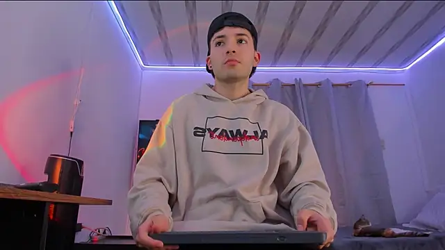 Snapshot of bower_and_colucci chatting on November 21, 1:15 am bower and colucci online show from November 21, 1:15 am