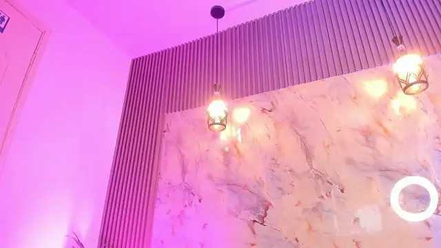 Snapshot of Esmeralda_Duarte chatting on February 13, 9:09 am Esmeralda Duarte online show from February 13, 9:09 am