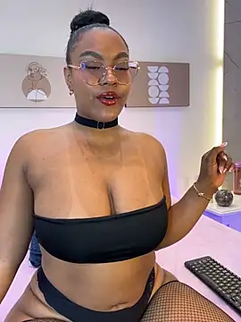 Snapshot of Esmeralda_Duarte chatting on March 5, 4:08 am Esmeralda Duarte online show from March 5, 4:08 am