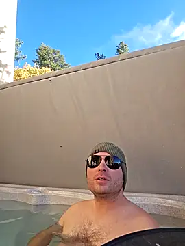 Snapshot of JeepinAround chatting on October 14, 3:02 pm JeepinAround online show from October 14, 3:02 pm