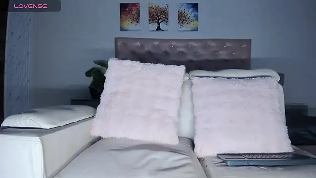 Lissalittlee online show from April 28, 7:52 pm