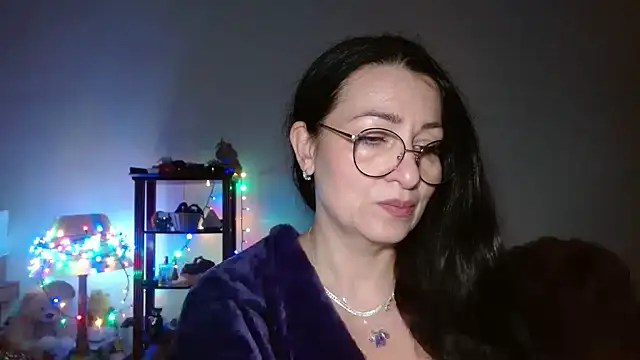 KeisyNeonX online show from February 6, 7:50 pm