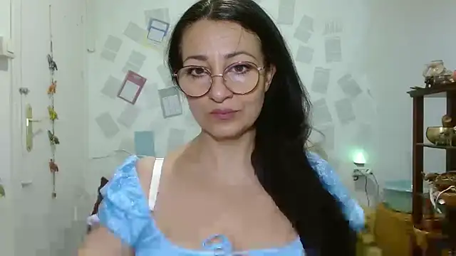 Snapshot of KeisyNeonX chatting on June 3, 9:45 am KeisyNeonX online show from June 3, 9:45 am