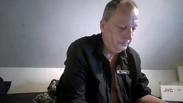 Snapshot of chubbybear2cum chatting on June 6, 10:58 pm chubbybear2cum online show from June 6, 10:58 pm