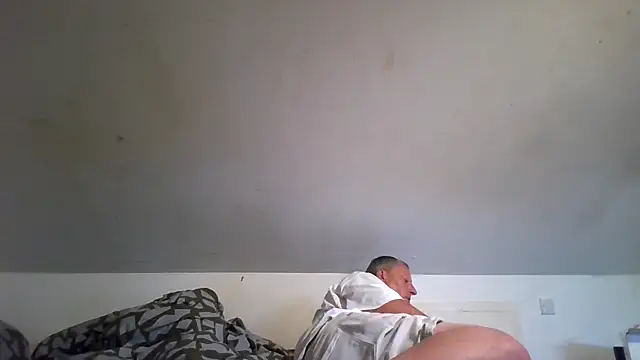 Snapshot of chubbybear2cum chatting on July 20, 7:49 pm chubbybear2cum online show from July 20, 7:49 pm