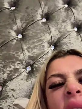 Snapshot of IrishTeenBarbie69 chatting on February 28, 11:34 pm IrishTeenBarbie69 online show from February 28, 11:34 pm