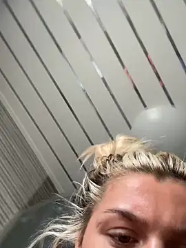 Snapshot of IrishTeenBarbie69 chatting on March 22, 1:36 pm IrishTeenBarbie69 online show from March 22, 1:36 pm