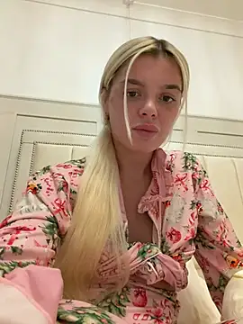 Snapshot of IrishTeenBarbie69 chatting on June 11, 9:57 pm IrishTeenBarbie69 online show from June 11, 9:57 pm