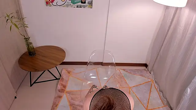  Miss Kimm online show from February 22, 2:30 pm