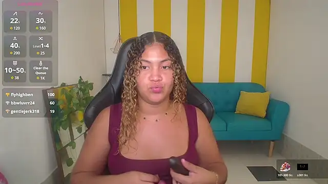 Snapshot of Cristal_War chatting on November 17, 11:10 pm Cristal War online show from November 17, 11:10 pm