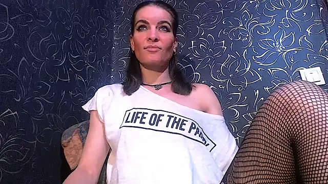 Strawberry Milfa online show from February 16, 9:11 pm