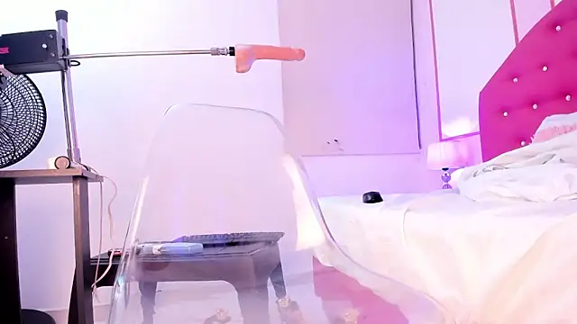 Miliaangeles online show from March 9, 8:07 am