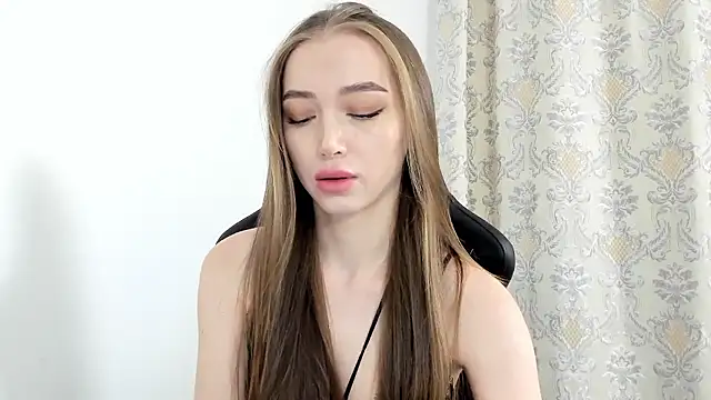 Snapshot of Sweet-bb chatting on December 3, 12:35 am Sweet-bb online show from December 3, 12:35 am