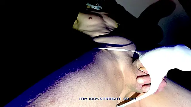Snapshot of Deutscher_Gro8schwanz_88 chatting on April 3, 12:52 am Deutscher Gro8schwanz 88 online show from April 3, 12:52 am