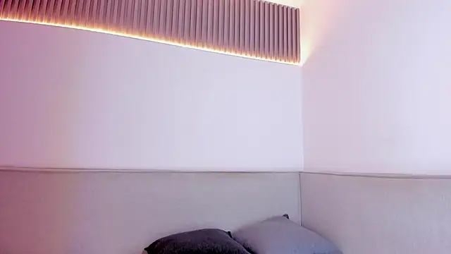 jasminehill  online show from February 28, 1:45 pm