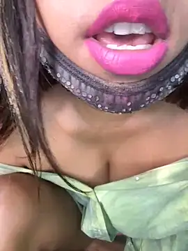 Snapshot of Cinderella-98 chatting on January 27, 3:04 am Cinderella-98 online show from January 27, 3:04 am