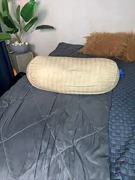 Snapshot of Cinderella-98 chatting on February 17, 6:26 pm Cinderella-98 online show from February 17, 6:26 pm