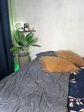 Snapshot of Cinderella-98 chatting on March 12, 12:31 am Cinderella-98 online show from March 12, 12:31 am