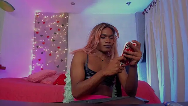 Snapshot of blackbarbietrans chatting on January 11, 12:55 am blackbarbietrans online show from January 11, 12:55 am