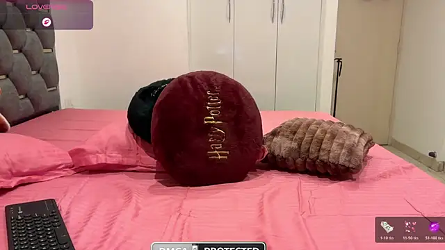 Unique-Beauty online show from May 4, 5:31 pm