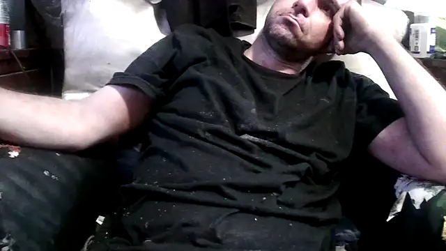 robeaulieu02 online show from January 1, 7:43 pm