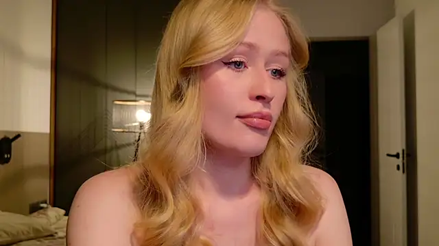 Snapshot of JuliaJaee chatting on July 11, 4:43 pm JuliaJaee online show from July 11, 4:43 pm