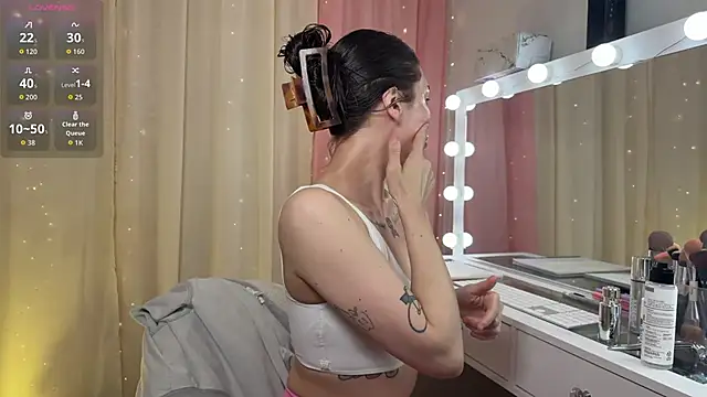 Snapshot of NattyFierros chatting on June 9, 5:02 pm NattyFierros online show from June 9, 5:02 pm