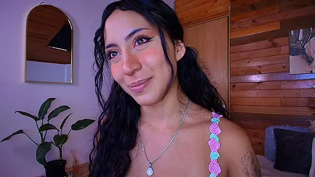 Snapshot of amber_curly chatting on May 9, 5:07 pm amber curly online show from May 9, 5:07 pm